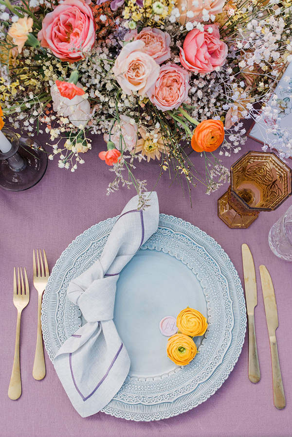 colorful-wedding-table-decoration-ideas-lush-florals_05