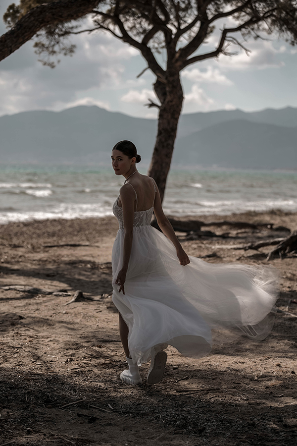 etherial-wedding-gowns-dreamy-look_14