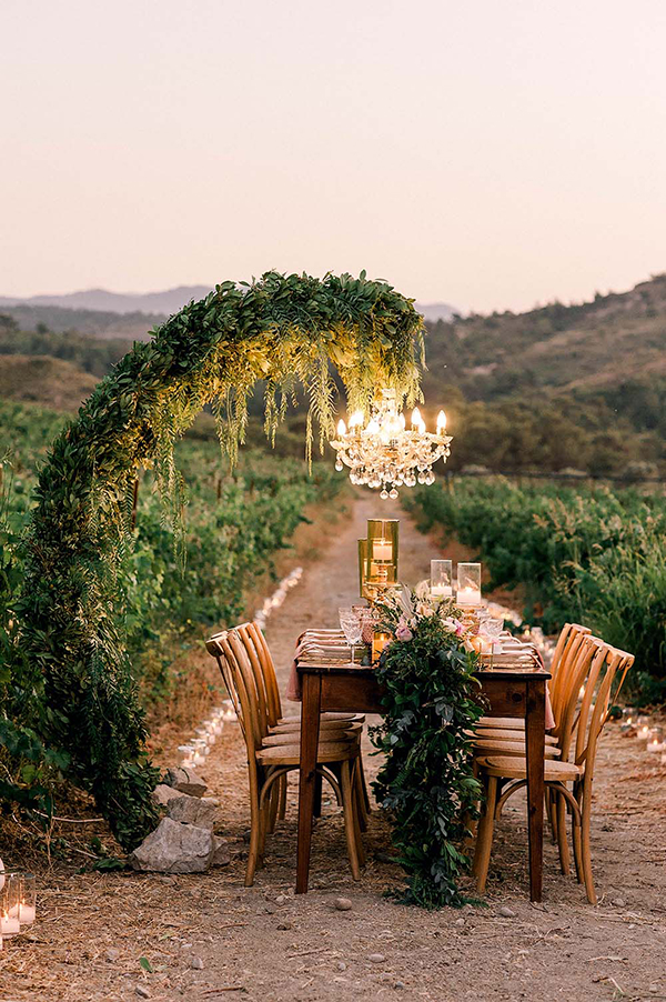 fairytale-styled-shoot-vineyard-full-of-romance_02