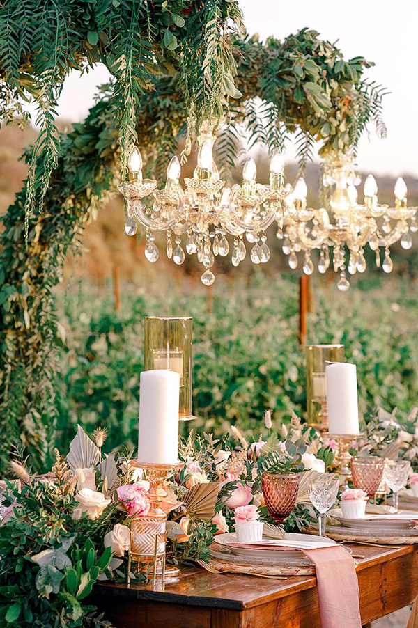 fairytale-styled-shoot-vineyard-full-of-romance_16
