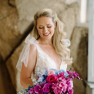 Υπέροχος γάμος στην Ύδρα με πλούσιο ανθοστολισμό και μαγευτική θέα │ Hendre & Δημήτρης