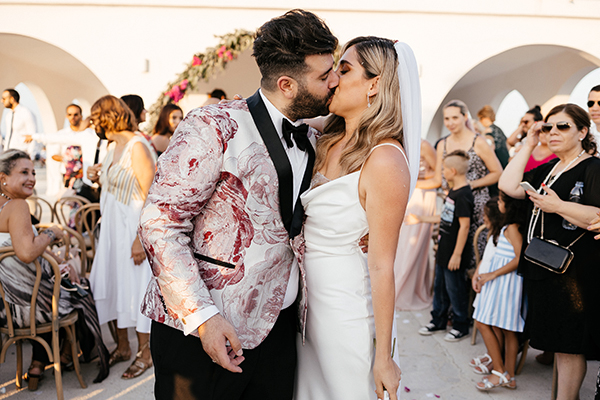 Υπαίθριος καλοκαιρινός γάμος  με άνθη μπουκαμβίλιας │Γεωργία & Αλέξανδρος