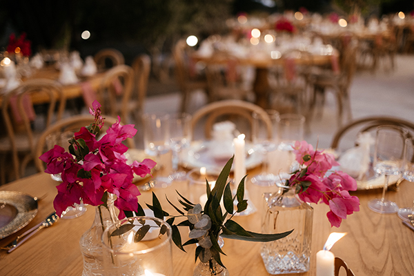 outdoor-summer-wedding-blooms-bougainvillea_12