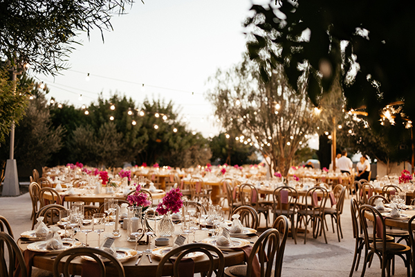 outdoor-summer-wedding-blooms-bougainvillea_13