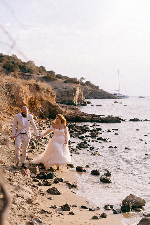 romantic-fall-wedding-peonies-roses_02