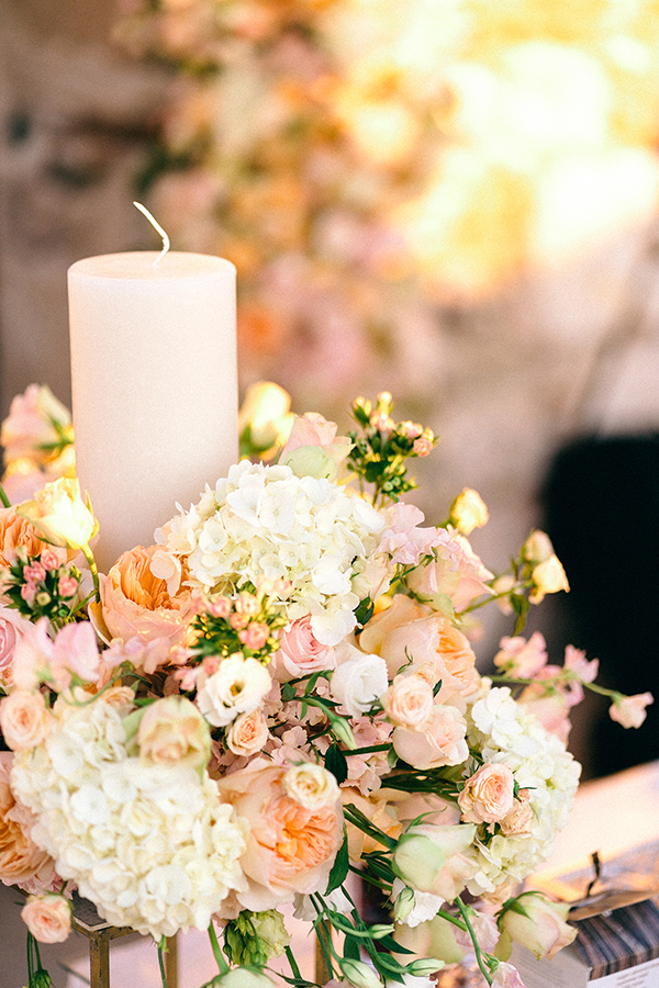 romantic-fall-wedding-peonies-roses_04x