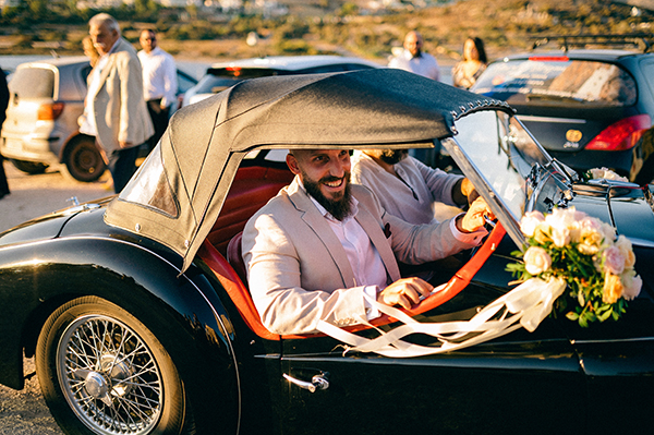 romantic-fall-wedding-peonies-roses_08x