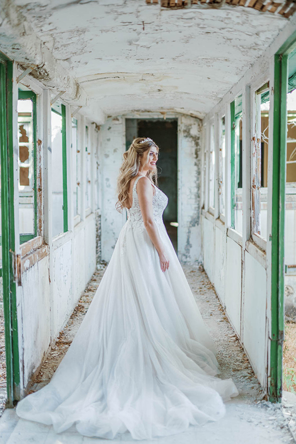 rustic--fall-wedding-nicosia-impressive-florals_04