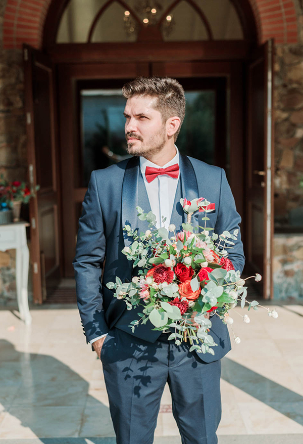 rustic--fall-wedding-nicosia-impressive-florals_13