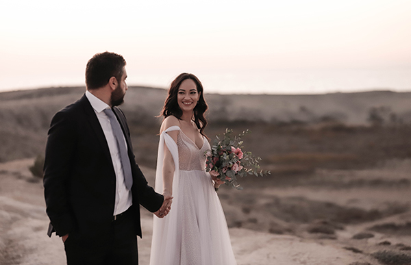 beautiful-wedding-ayia-napa-summer-mood-lush-florals_01x