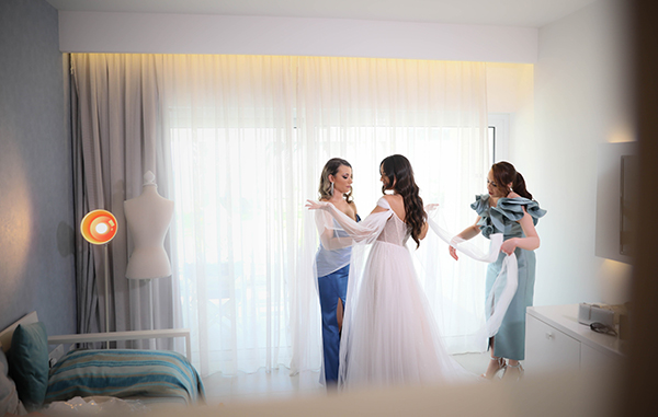 beautiful-wedding-ayia-napa-summer-mood-lush-florals_07