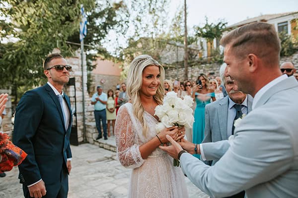 beautiful-wedding-thasos-baby-breaths-hydrangeas_29