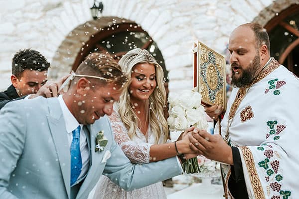 beautiful-wedding-thasos-baby-breaths-hydrangeas_37