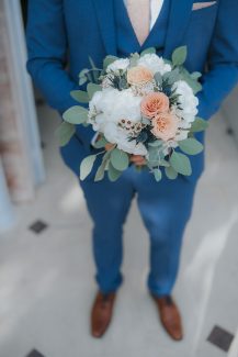 Στρογγυλή νυφική ανθοδέσμη από τριαντάφυλλα σε παστέλ αποχρώσεις Στρογγυλή νυφική ανθοδέσμη από τριαντάφυλλα σε παστέλ αποχρώσεις