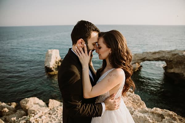 dreamy-wedding-nicosia-stunning-floral-design-white-flowers-eucalyptus_01