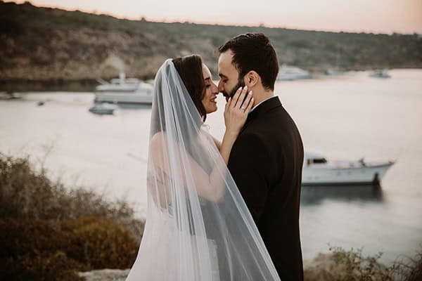 dreamy-wedding-nicosia-stunning-floral-design-white-flowers-eucalyptus_03