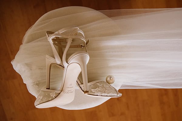 dreamy-wedding-nicosia-stunning-floral-design-white-flowers-eucalyptus_07