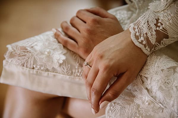 dreamy-wedding-nicosia-stunning-floral-design-white-flowers-eucalyptus_08