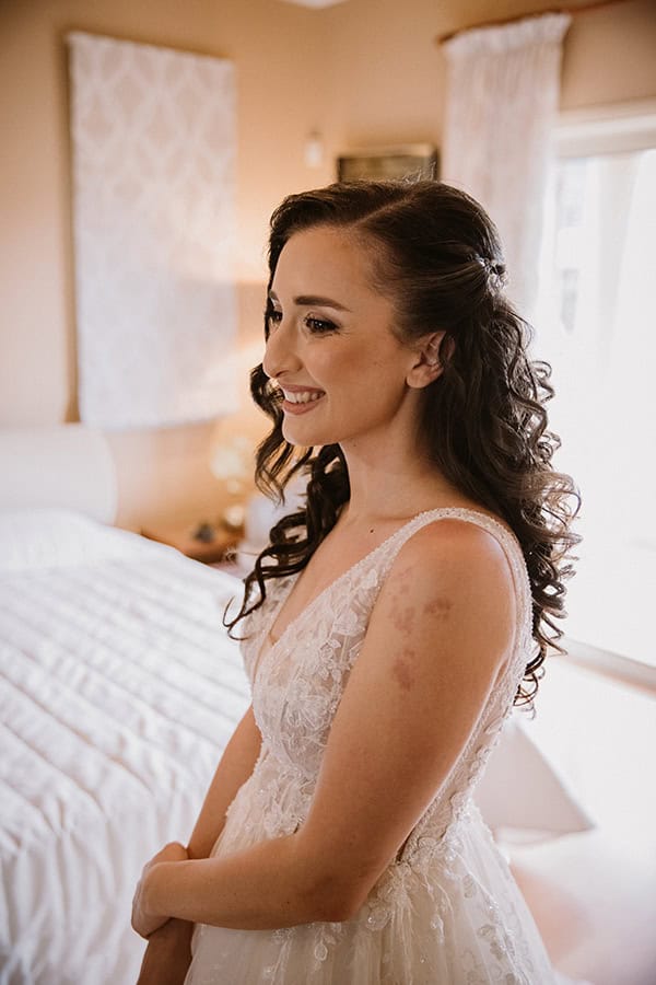 dreamy-wedding-nicosia-stunning-floral-design-white-flowers-eucalyptus_11