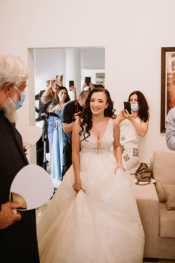 dreamy-wedding-nicosia-stunning-floral-design-white-flowers-eucalyptus_12