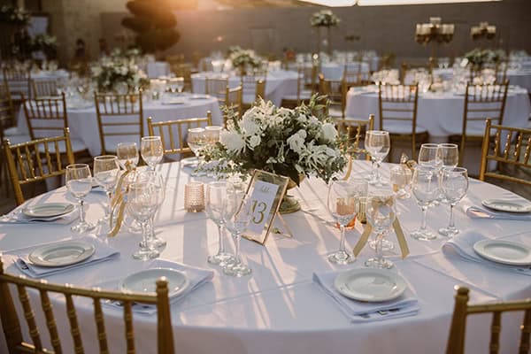 dreamy-wedding-nicosia-stunning-floral-design-white-flowers-eucalyptus_38