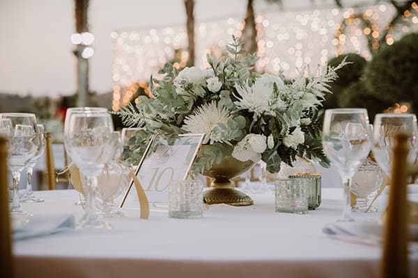 dreamy-wedding-nicosia-stunning-floral-design-white-flowers-eucalyptus_44
