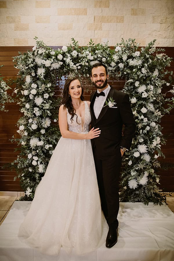 dreamy-wedding-nicosia-stunning-floral-design-white-flowers-eucalyptus_47x