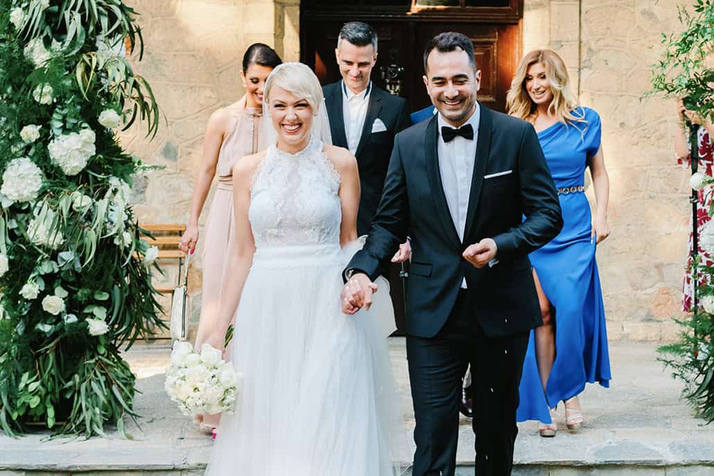 Παραμυθένιος γάμος στη Θεσσαλονίκη με λευκές παιώνιες και πρασινάδες │ Χαρούλα & Στέφανος