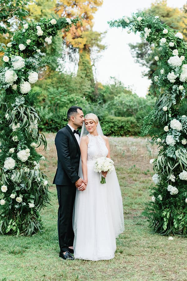 fairytale-wedding-thessaloniki-white-peonies-greenery_01