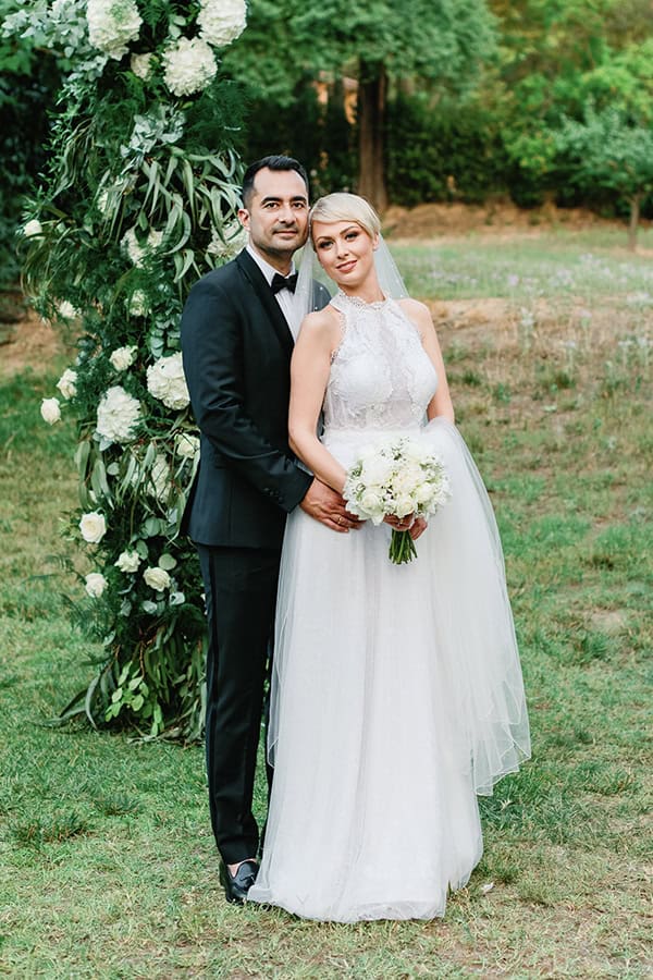 fairytale-wedding-thessaloniki-white-peonies-greenery_04