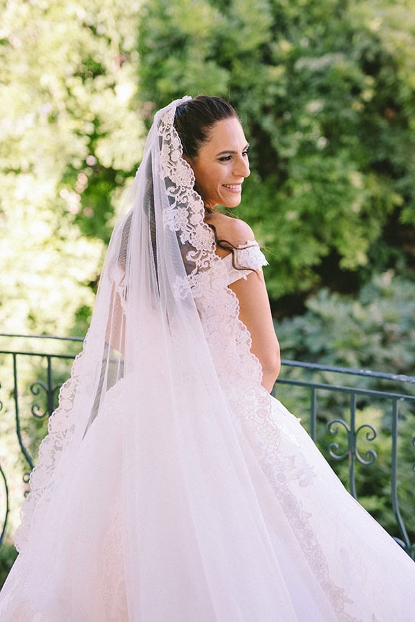 luxurious-wedding-romantic-florals-hydrangeas-roses_06