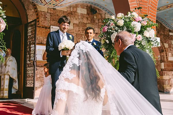 luxurious-wedding-romantic-florals-hydrangeas-roses_12