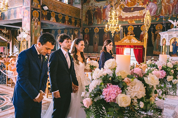 luxurious-wedding-romantic-florals-hydrangeas-roses_14