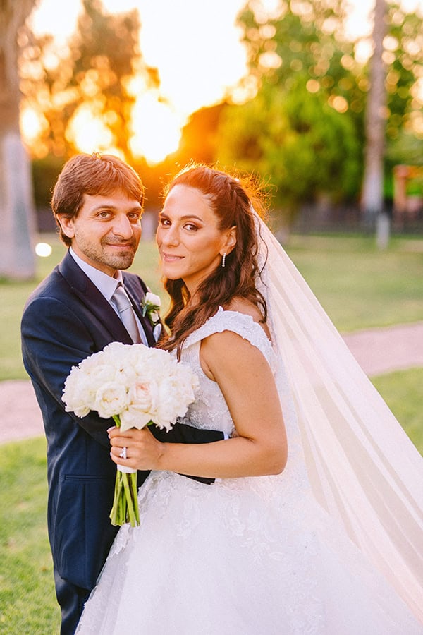 luxurious-wedding-romantic-florals-hydrangeas-roses_30