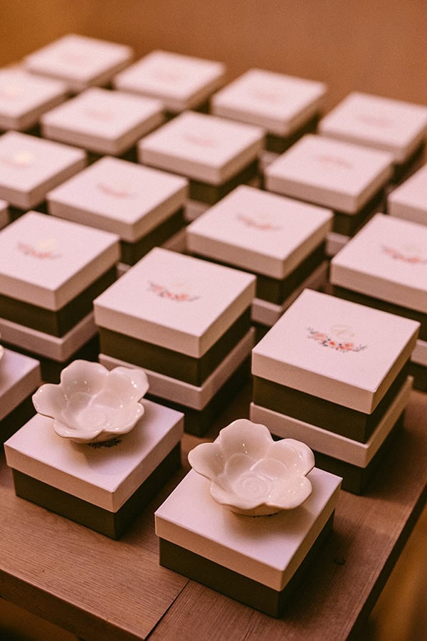 luxurious-wedding-romantic-florals-hydrangeas-roses_34x