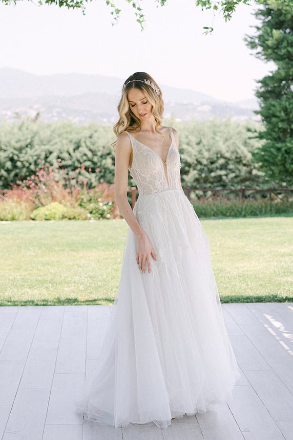 luxury-tropical-styled-shoot-flowers-vivid-hues_08