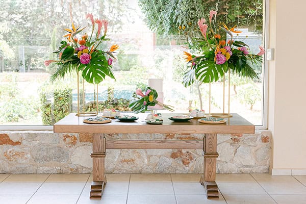 luxury-tropical-styled-shoot-flowers-vivid-hues_14