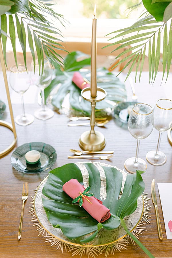 luxury-tropical-styled-shoot-flowers-vivid-hues_20