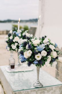 Modern chic στολισμός λαμπάδων σε γαλάζιες αποχρώσεις