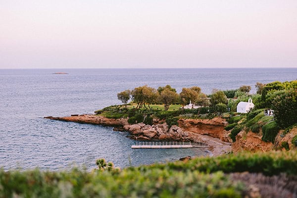 modern-summer-wedding-athens-fuchsia-bougainvillea-elegant-details_07
