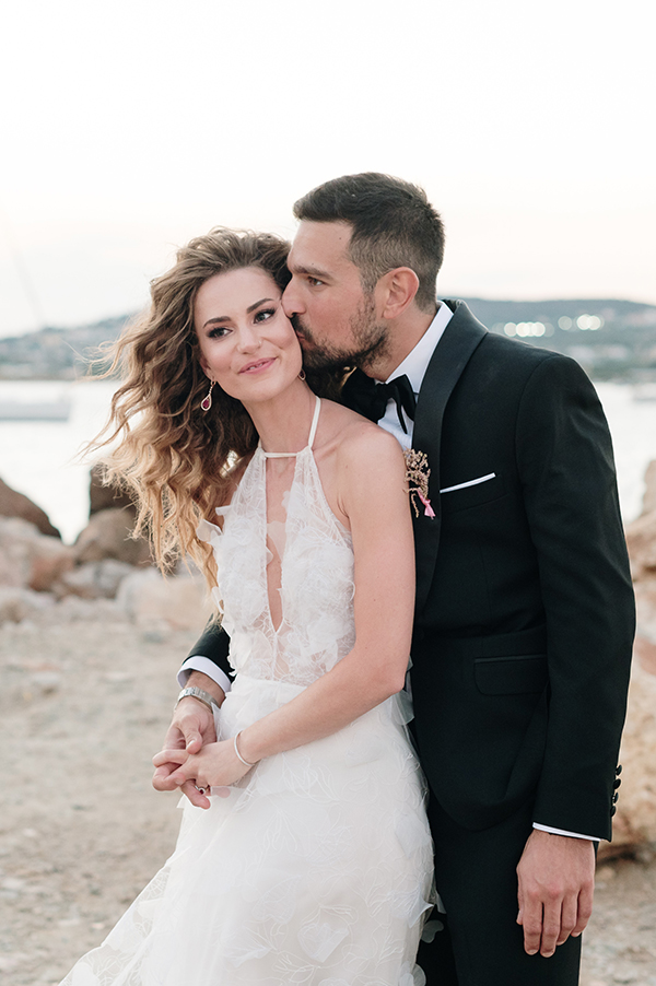 modern-wedding-athens-colorful-details_07x