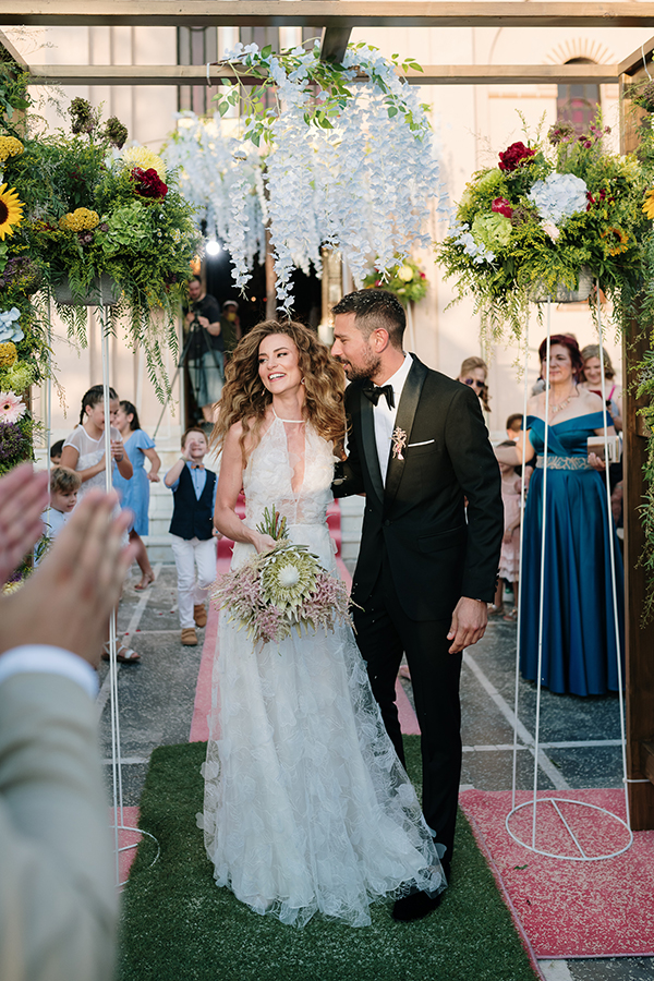 modern-wedding-athens-colorful-details_56