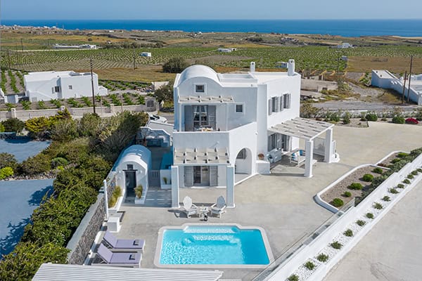 must-honeymoon-destination-santorini-hemera-holiday-home_05z