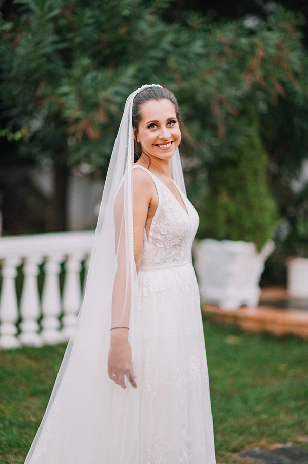 romantic-fall-wedding-drama-pink-white-hues_06