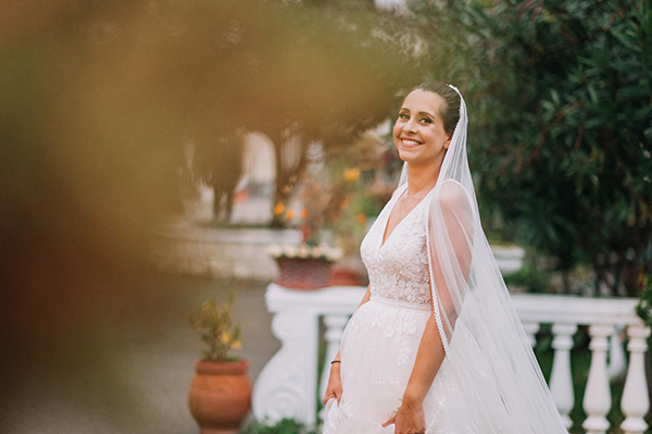 romantic-fall-wedding-drama-pink-white-hues_16