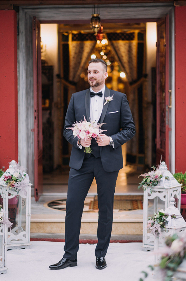 romantic-fall-wedding-drama-pink-white-hues_18x