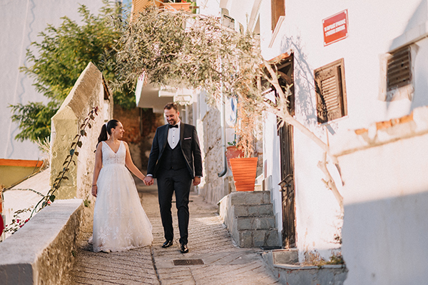 romantic-fall-wedding-drama-pink-white-hues_35