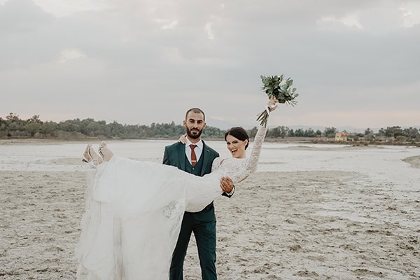 rustic-fall-wedding-leykara-happy-snapshots_01