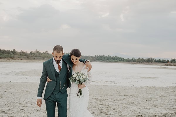 rustic-fall-wedding-leykara-happy-snapshots_03