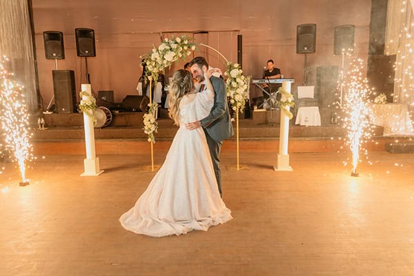 spring-wedding-katerini-olives-white-flowers_30